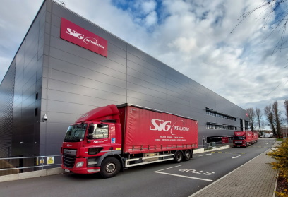 SIG lorry outside of warehouse